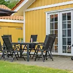 Karina - 150m To The Fjord By Interhome