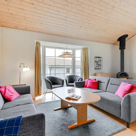 Karina - 150m To The Fjord By Interhome