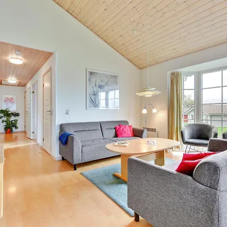 Karina - 150m To The Fjord By Interhome *