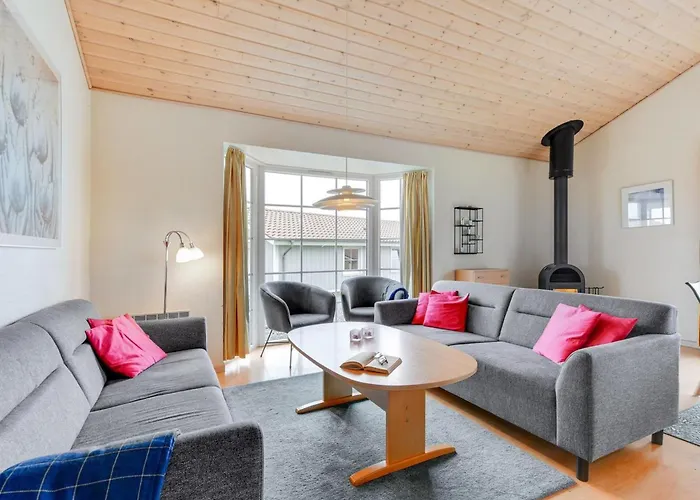 Karina - 150m To The Fjord By Interhome