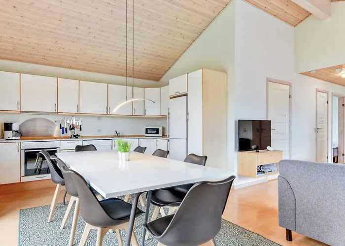 Karina - 150m To The Fjord By Interhome Lägenhet